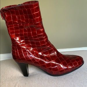 Red La Canadienne waterproof boots size 8